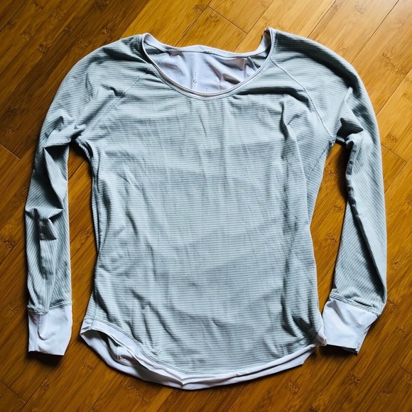 NWOT Lululemon Lightened Up Long Sleeve
Heathered Light Grey / White - Picture 9 of 9
